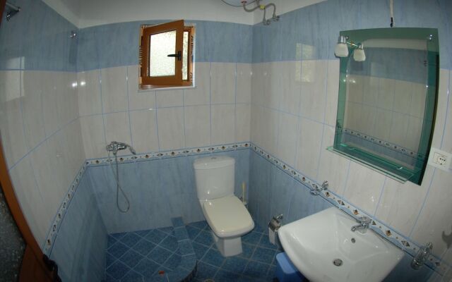 Natural Holiday Houses