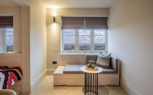 Stylish Studios SOUTHFIELDS STATION