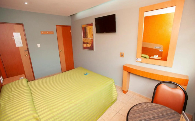 Hotel Lira - Solo Adultos