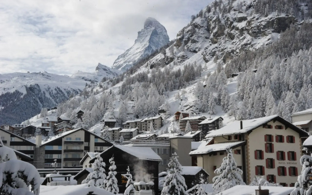 Le Mirabeau Hotel & Spa