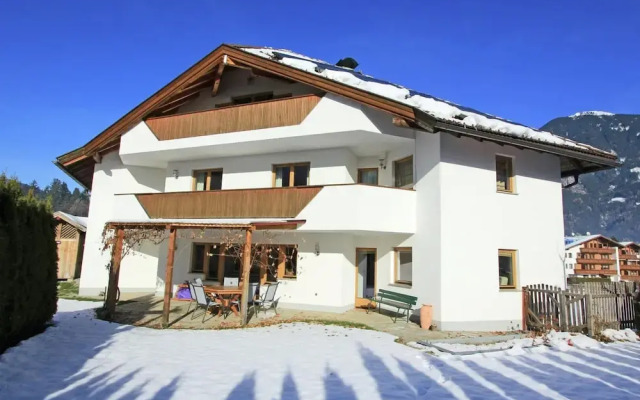 Apartment With Zillertal Alps Views