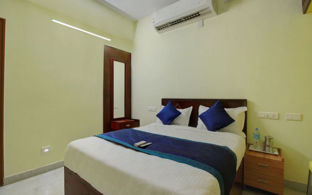 OYO 15427 Hotel Apple Grand