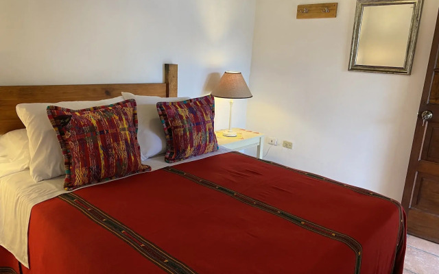 Yellow House - Hostel