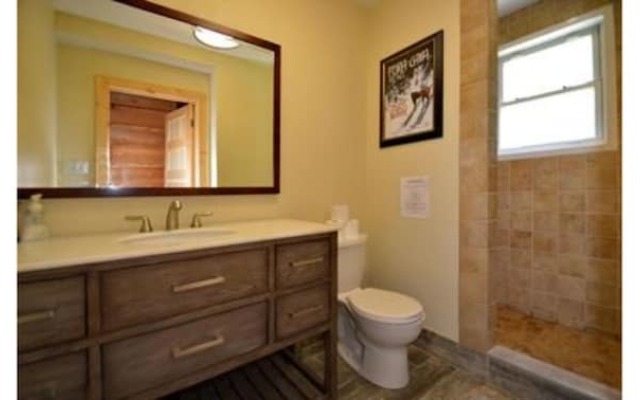 9 Bed Blue Mountain Luxury Chalet