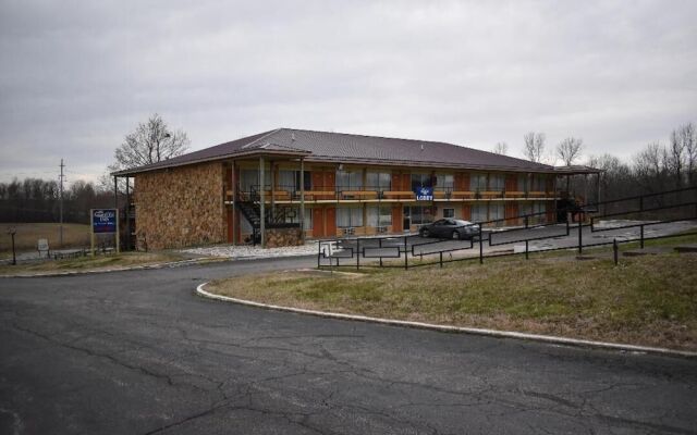 AmeriVu Inn & Suites - Gilbertsville