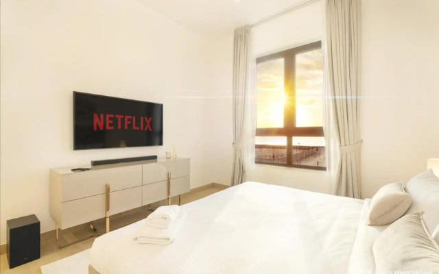 LUX - The La Mer Sea View Suite 3
