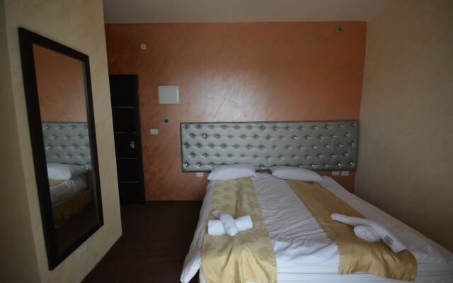 New Metropole Hotel