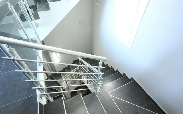 Polychrono Suite 1