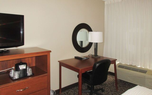 Clarion Inn & Suites - University Area