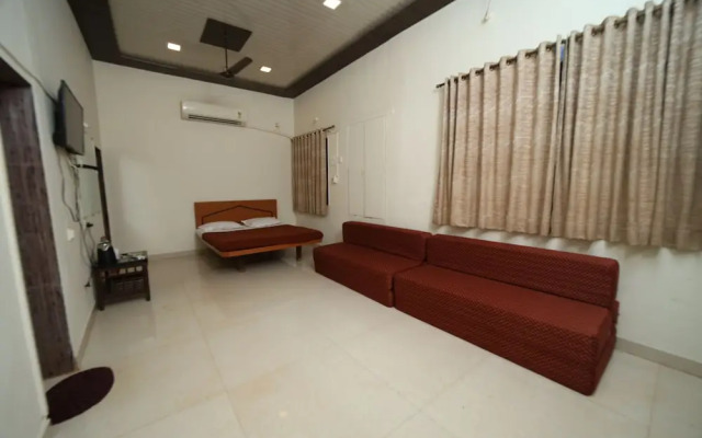 Gujarat Bhavan Hotel