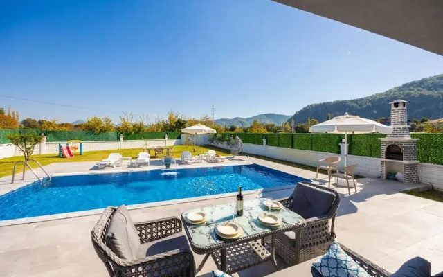 Villa Grand Yasar 4 With 4 Bedrooms and 4 Bathrooms