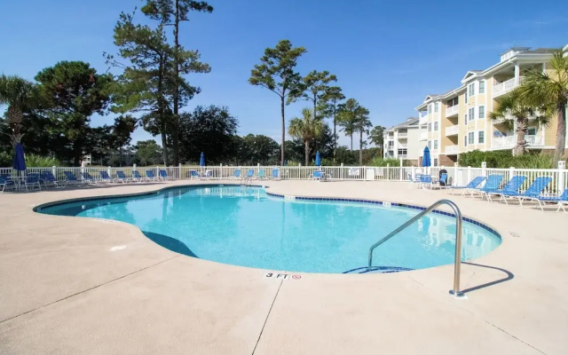 Magnolia Pointe Luster Leaf 4833-302