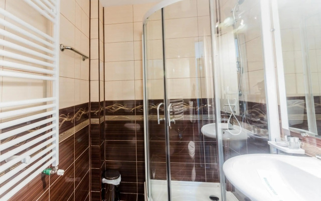 Amphitryon Hotel