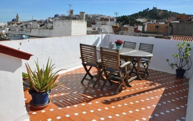 Quirky townhouse with a seaview roof terrace