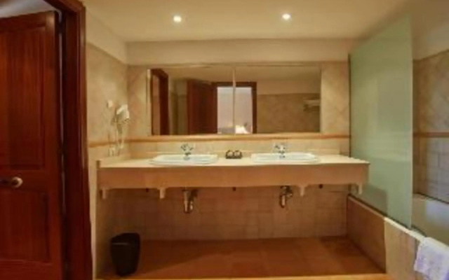 Hotel Rural Es Riquers