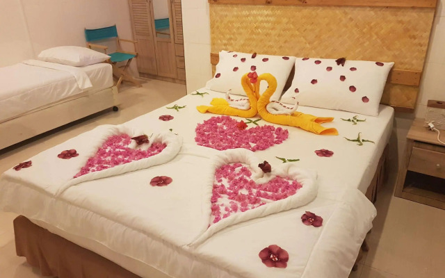 Rasdhoo View Inn
