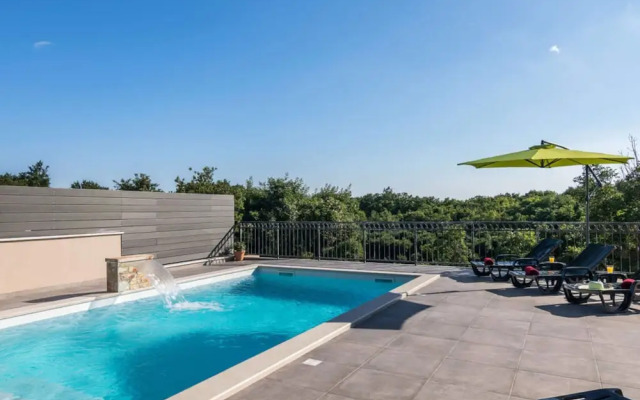 Villa Gloria Comfortable Holiday Residence