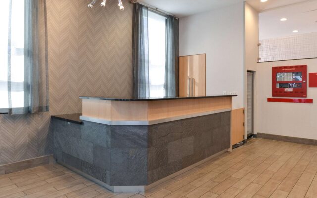 Red Lion Inn and Suites Brooklyn