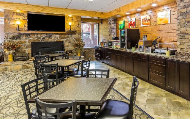 Quality Inn Creekside - Downtown Gatlinburg