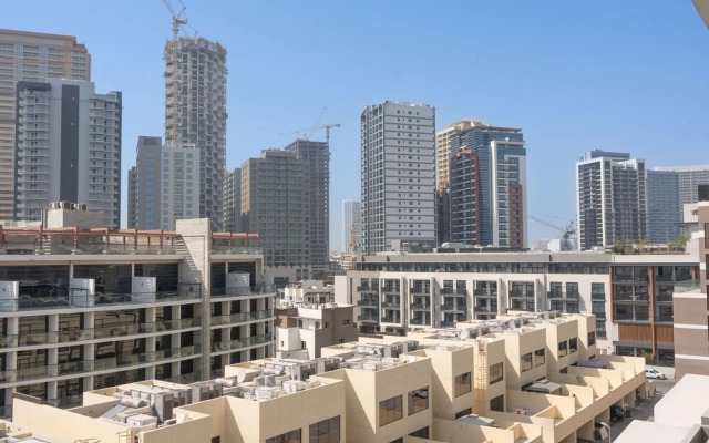 An Eye-captivating Studio in Living Garden 2