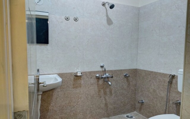 OYO 10446 Hotel 12 Degree West