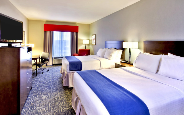 Holiday Inn Express & Suites Oak Ridge by IHG