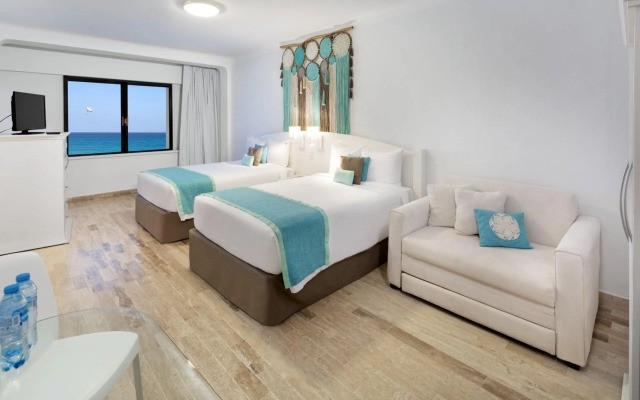 Cyan Cancun Resort & Spa