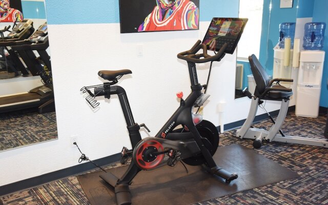 Wood River Inn & Suites