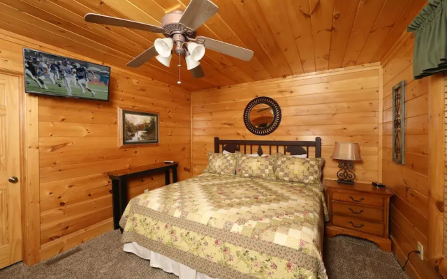 Mountain Blessings - Four Bedroom Cabin