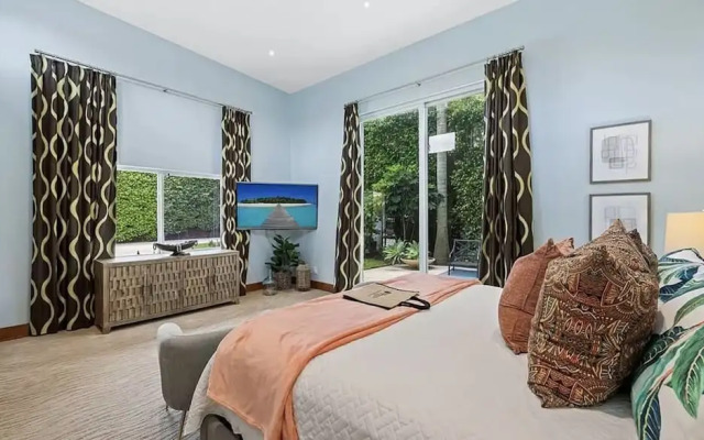 Wilton Manors Stunning Gated Oasis