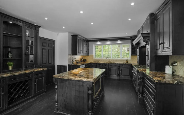 Luxury Designer Mansion in West Midlands Countryside