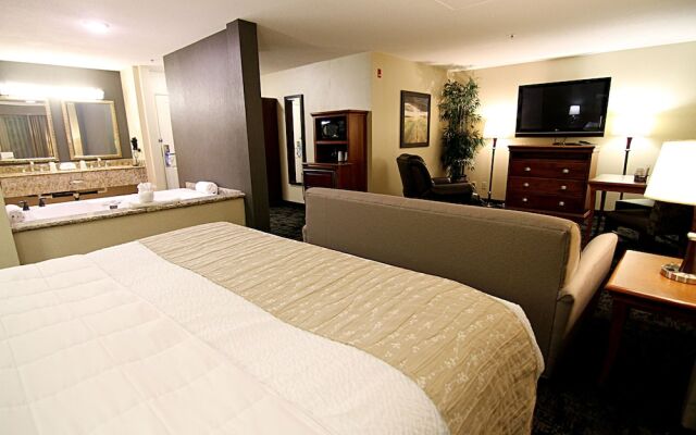 C'mon Inn Hotel & Suites