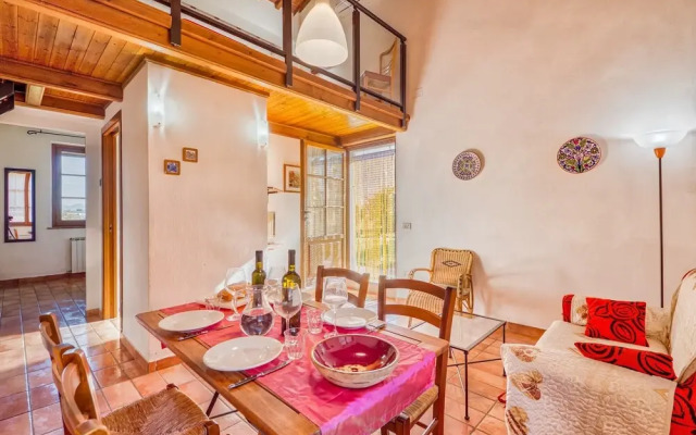 Laurel apt With Shared Pool