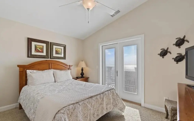 1 Ez Access 4 Bedroom Home by RedAwning