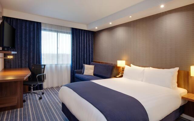 Holiday Inn Express London Heathrow T5 by IHG