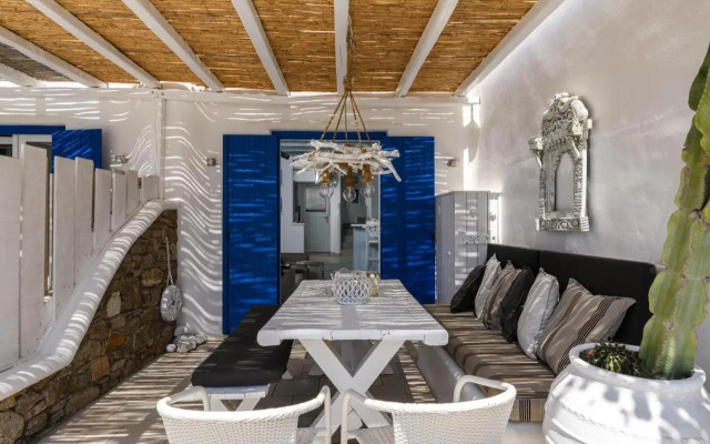 Phaedrus Living: Ornos Beach House Mykonos