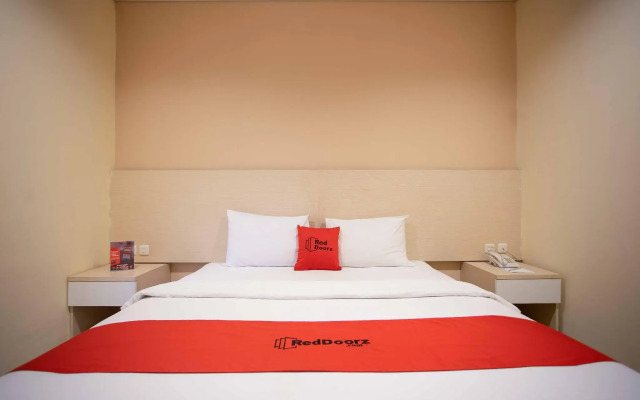 RedDoorz Premium near Kawasan Industri Cikarang