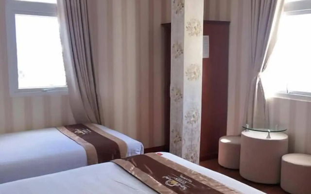 Queen Villa Hotel