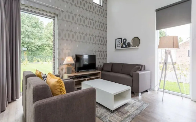 Villa With med Children's Room in Limburg