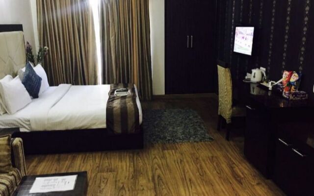 JK Rooms 143 Amazone Holiday Guest House