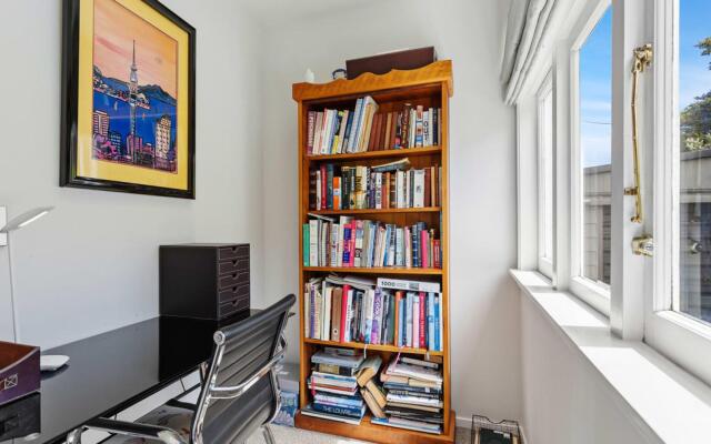 Charming Spacious Home in Birkenhead