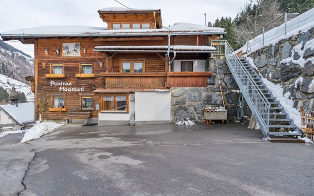Plush Holiday Home in See Im Paznauntal with Balcony
