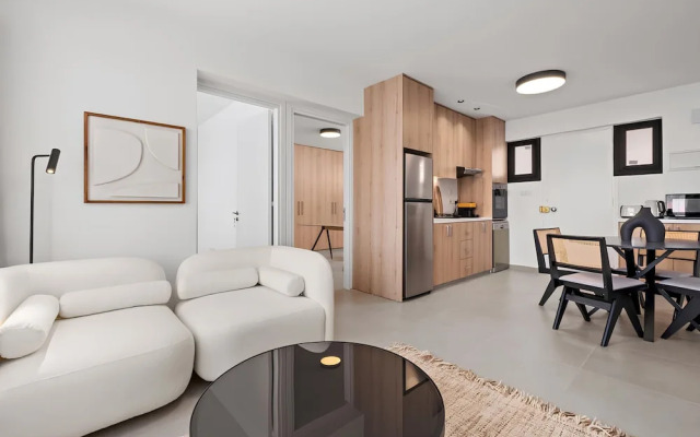 Finikoudes Marina View 102