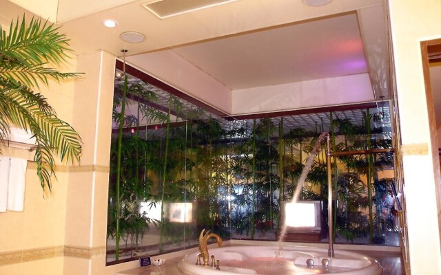 Swan Lake hotel