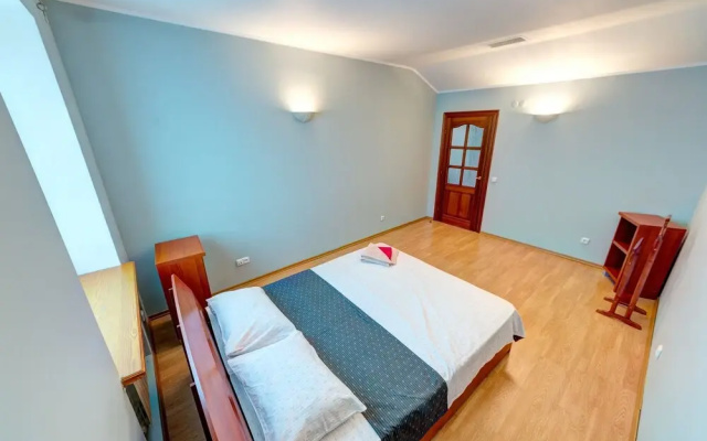 Luxury 3-bedroom apartment Gonchara