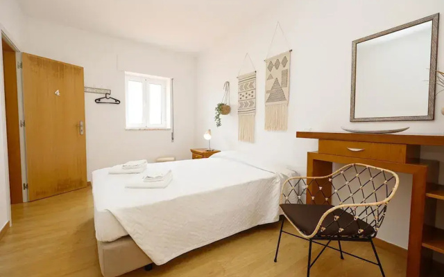 Z 04 - Bedroom 4 in Gil Vicente Guest Rooms