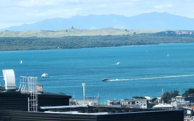 Sunny, Spacious And Magnificent Sea Views!