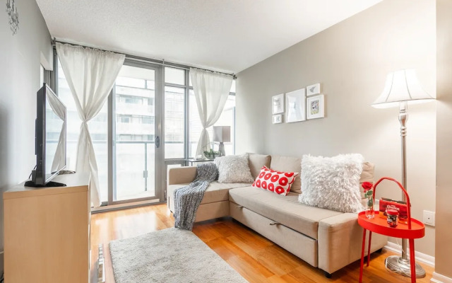Stylish Suite in Downtown Toronto