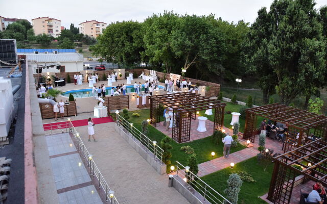 Bacolux Craiovita Hotel & Events