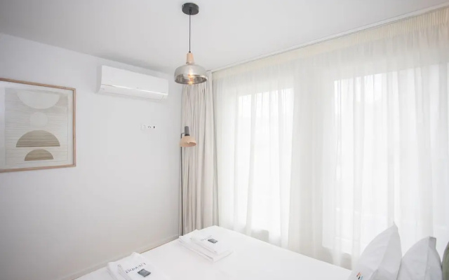 Liiiving - Modern & Glam Apartment J